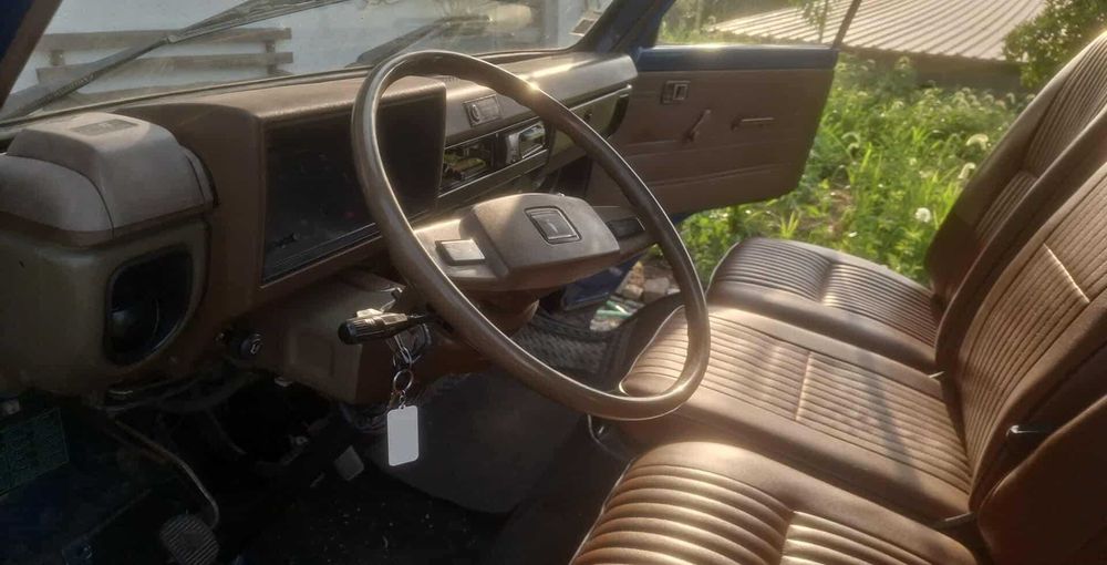 TOYOTA Hiace 1981