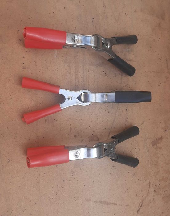 Затискачі з кабелем, крокодили