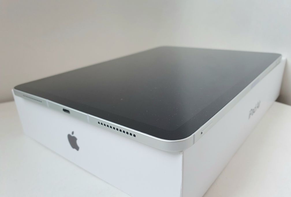 iPad Air 4 256GB 4g LTE A2324 Silver SN цілий робочій подарунок!