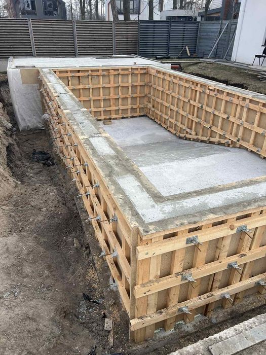 Будівництво басейну  ( залізобетонна чаша)