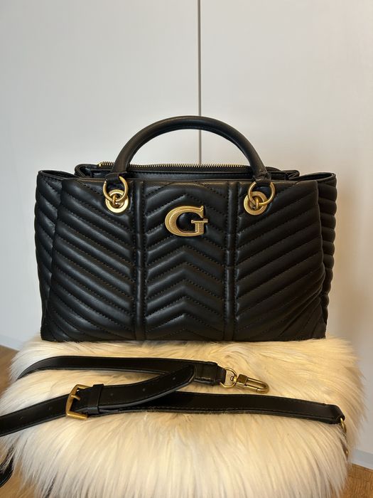 Torebka Guess - czarna pikowana