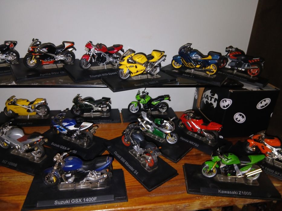 Coleção 30 motos por 170 €