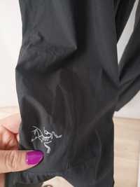 Spodnie dresowe arcteryx M czarne nylon