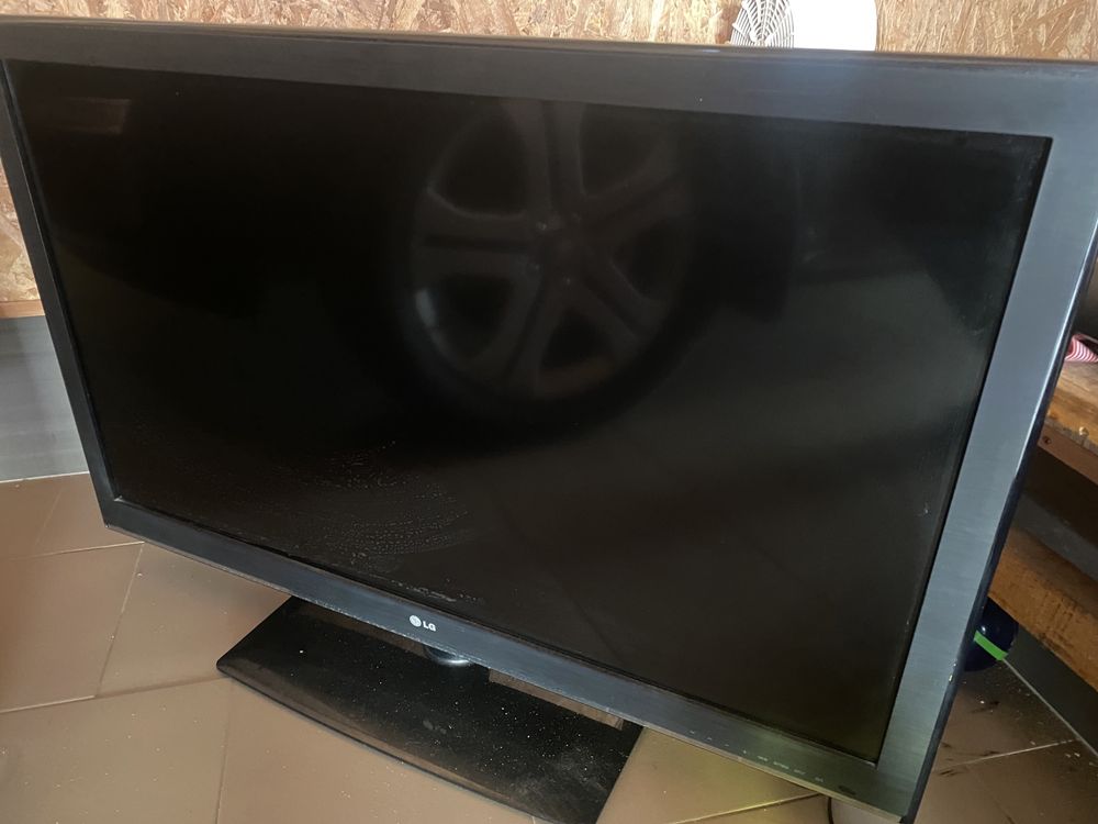 Телевізор LG 42” 107см