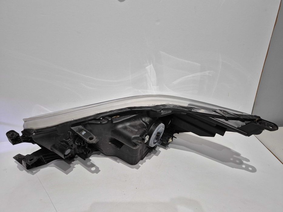 Toyota Hilux VIII 15-20 Lampa reflektor prawy przód Europa oryginalny
