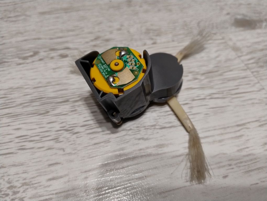 Moduł szczotki bocznej ze szczotką Irobot Roomba 865