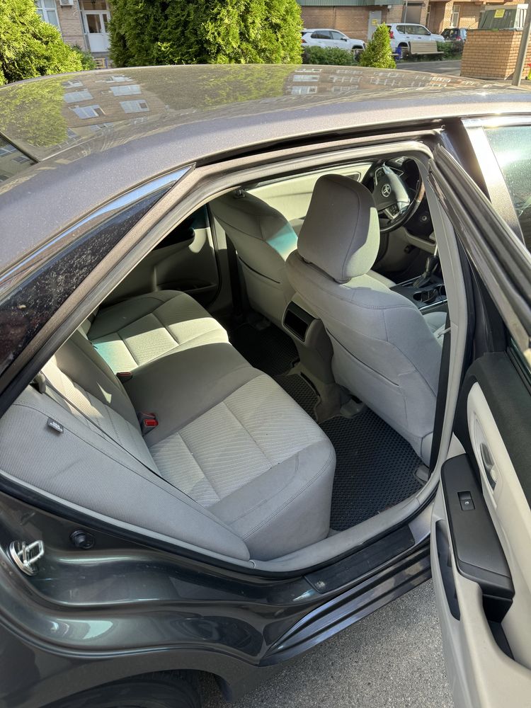 Toyota Camry LE • 2016 рік • 99 тис. км • Ідеальний стан