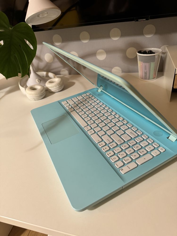 laptop Asus R541u stan idealny, jak nowy