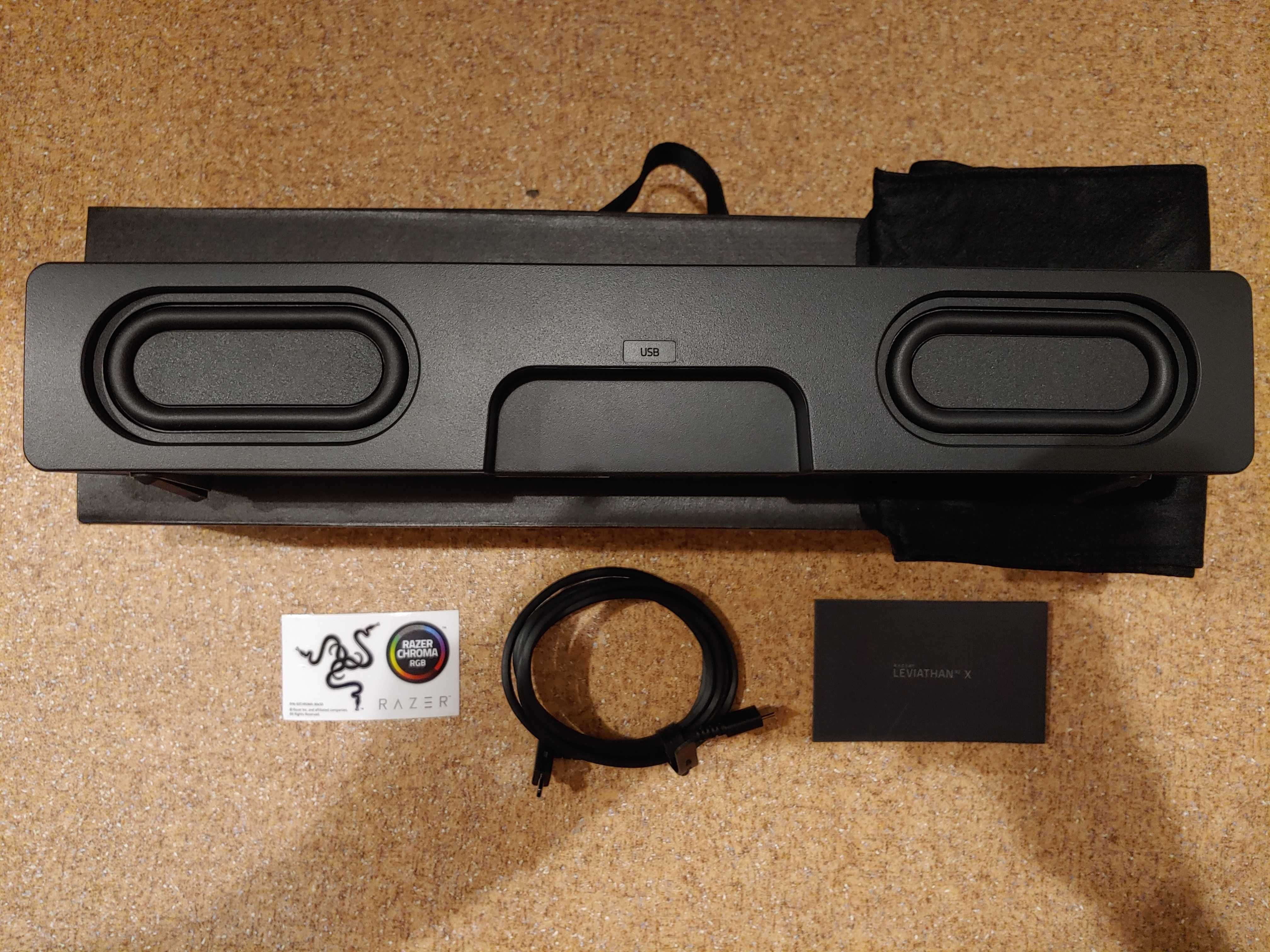Портативна колонка/акустика/саундбар Razer Leviathan V2 X