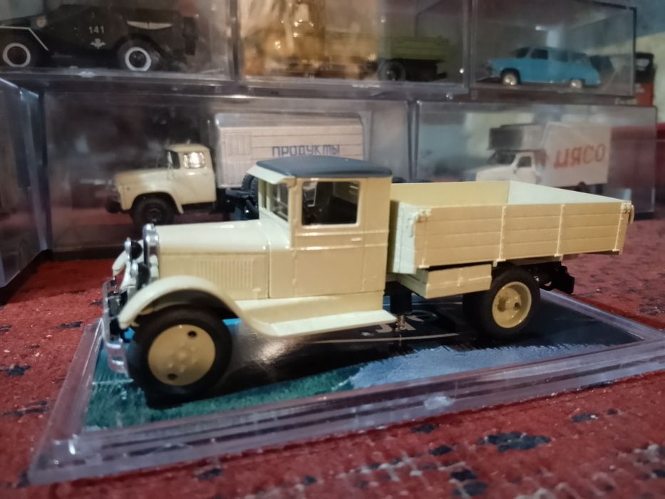 Продам модель автомобиля "Мини классик".