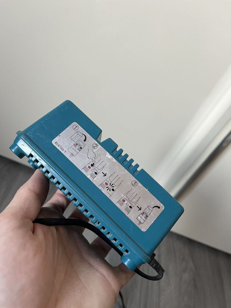 Зарядний пристрій Makita DC9700 7.2-9.6v