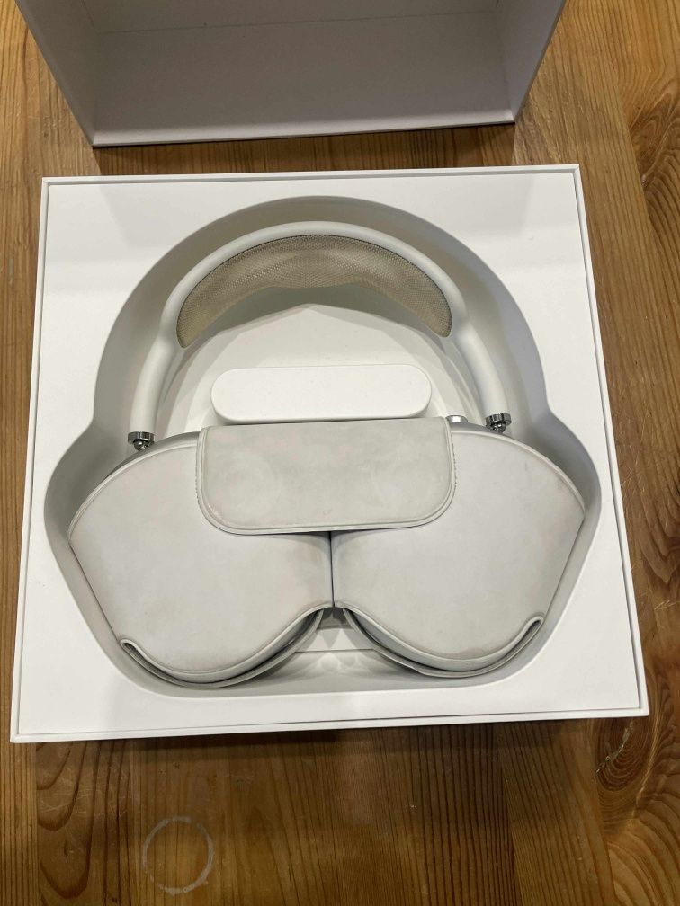 Airpods Max słuchawki Apple uszkodzone