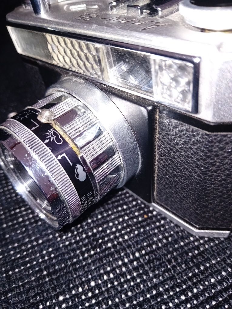 Máquina afotográfica analógica da marca Yashica