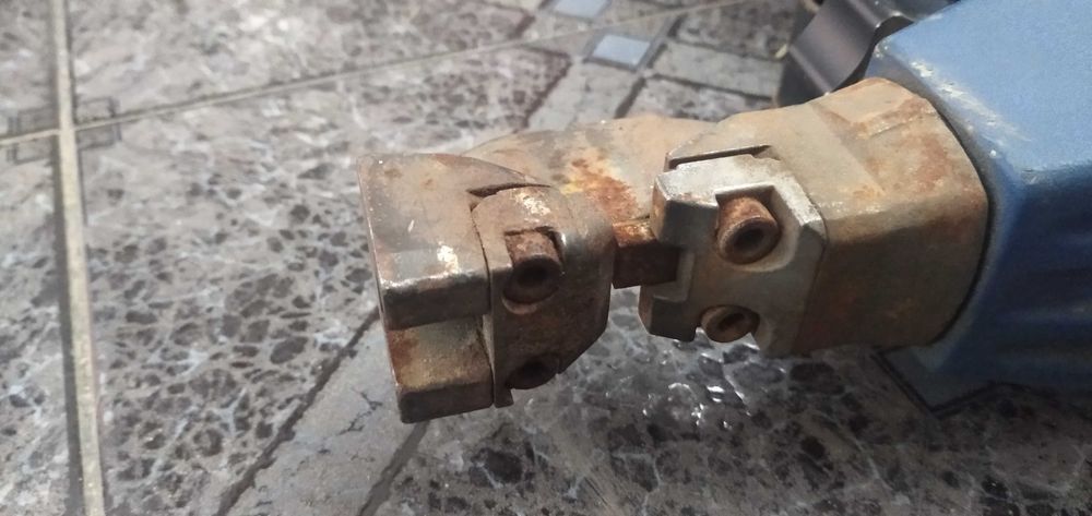 Nożyce wibracyjne ręczne do blach TRUMPF TruTool N 700