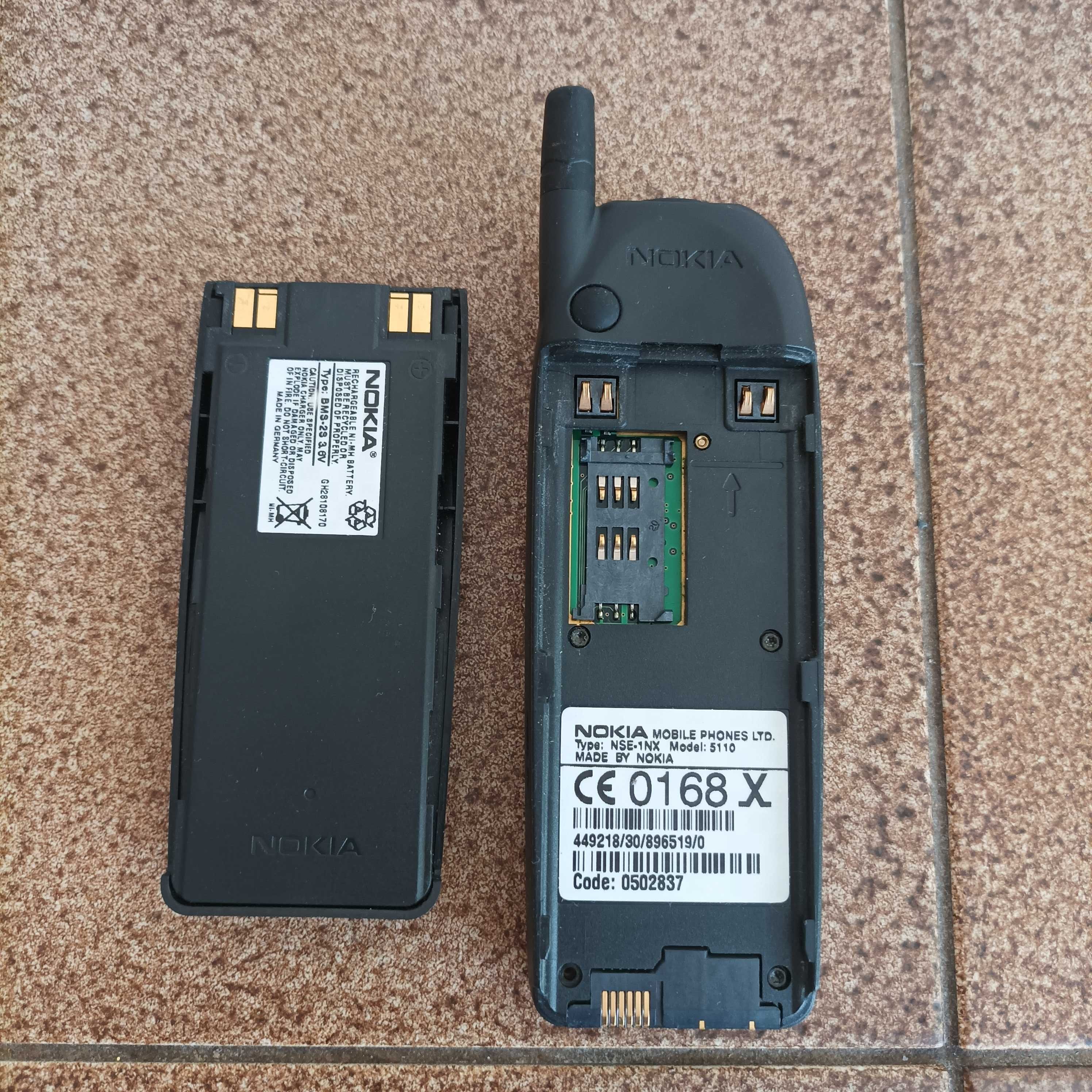 Stary telefon Nokia 5110.