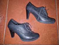 Botins pretos 37