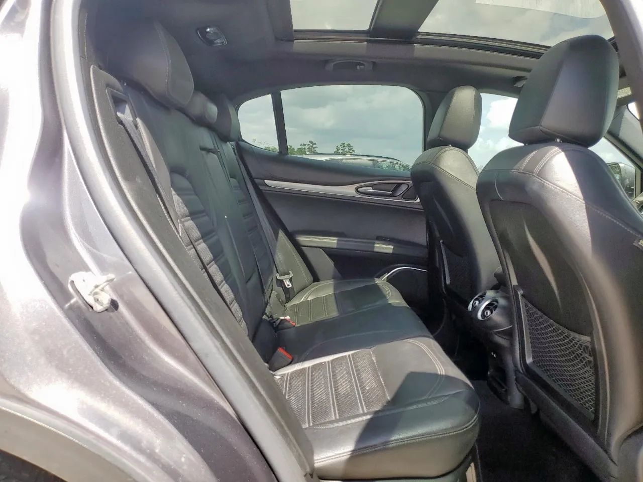 Alfa Romeo Stelvio 2.0 280 KM, 4x4, wersja Veloce, ACC, panorama, drobne uszkodzenia!