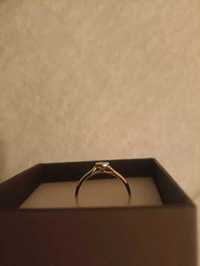Złoty pierścionek z brylantem rozmiar 13
