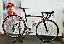 Bicicleta em carbono shimano 105