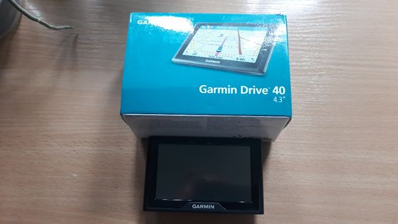 Навигатор Garmin Drive 40 + чехол