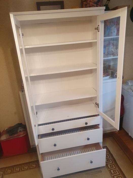 Witryna ikea hemnes