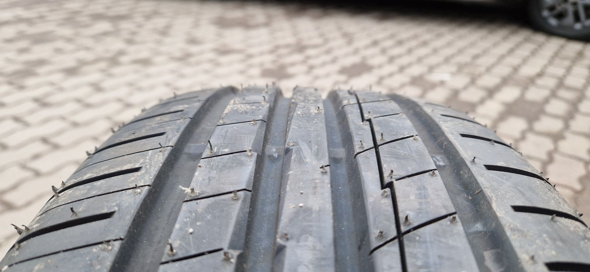 215/60 R17 96H Yokohama bluearth - A nowa 2017r