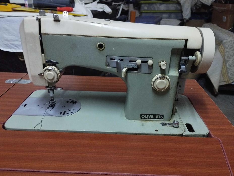 Maquina de costura OLIVA 515