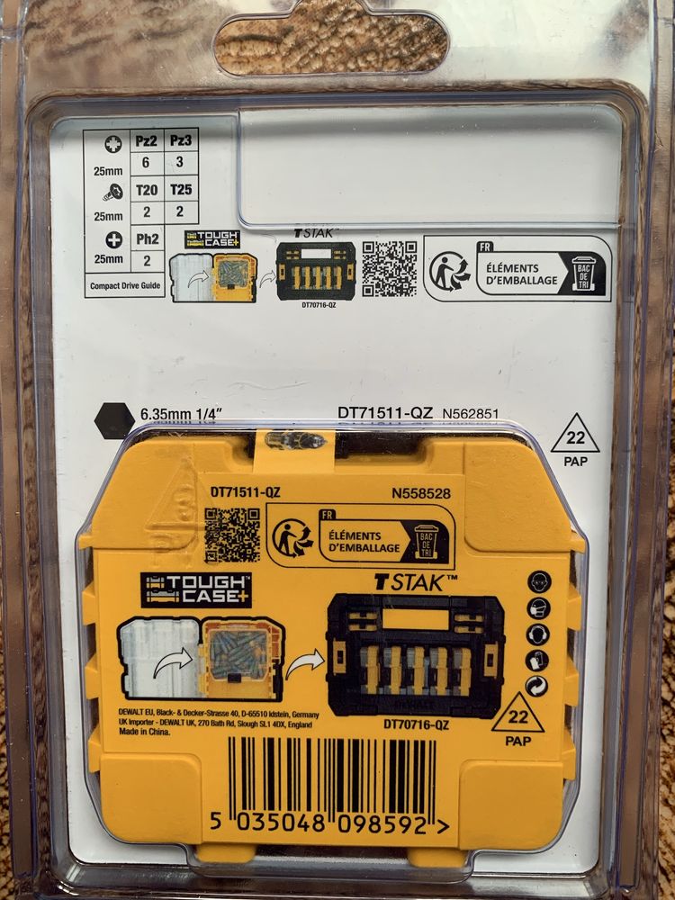 Набір біт STANLEY STA88567 (20 шт), DeWALT DT71511 (15 шт)