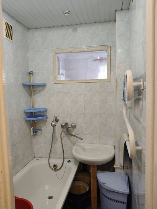 Продаж 2х кімнатної квартири по Б.Лятошинського!