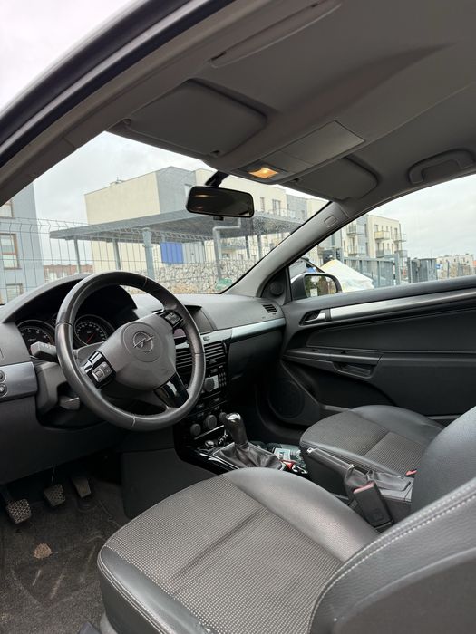OPEL Astra H 1.6 turbo GTC OPC line