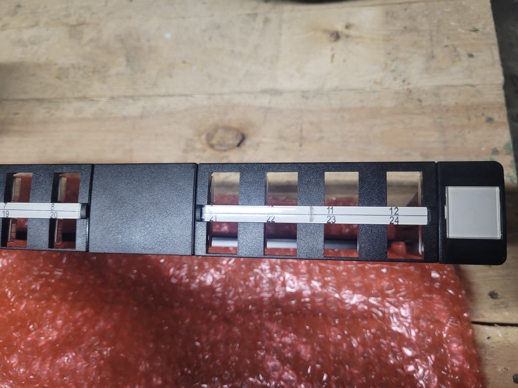 Patch panel keystone 1x24 1U 19" + 50 szt gniazdo RJ45 keystone