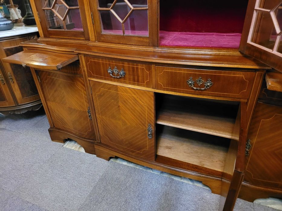 Móvel antigo estilo Inglês em muito bom estado geral
