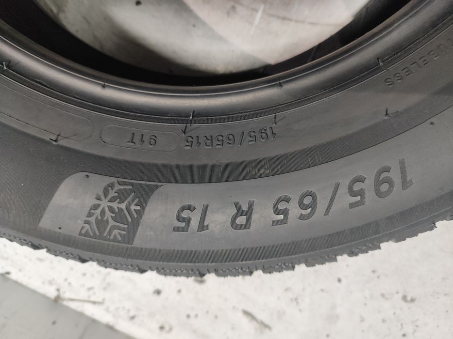 2 pneus semi novos Michelin 195/65R15 91T Oferta da Entrega