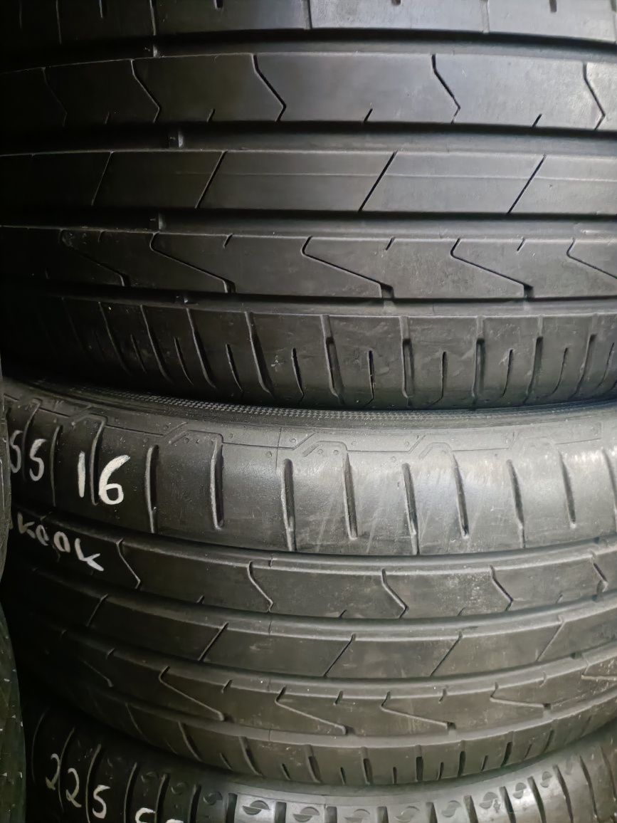 Pneus  225/55/16