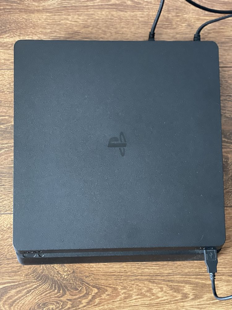 Продам Playstation 4