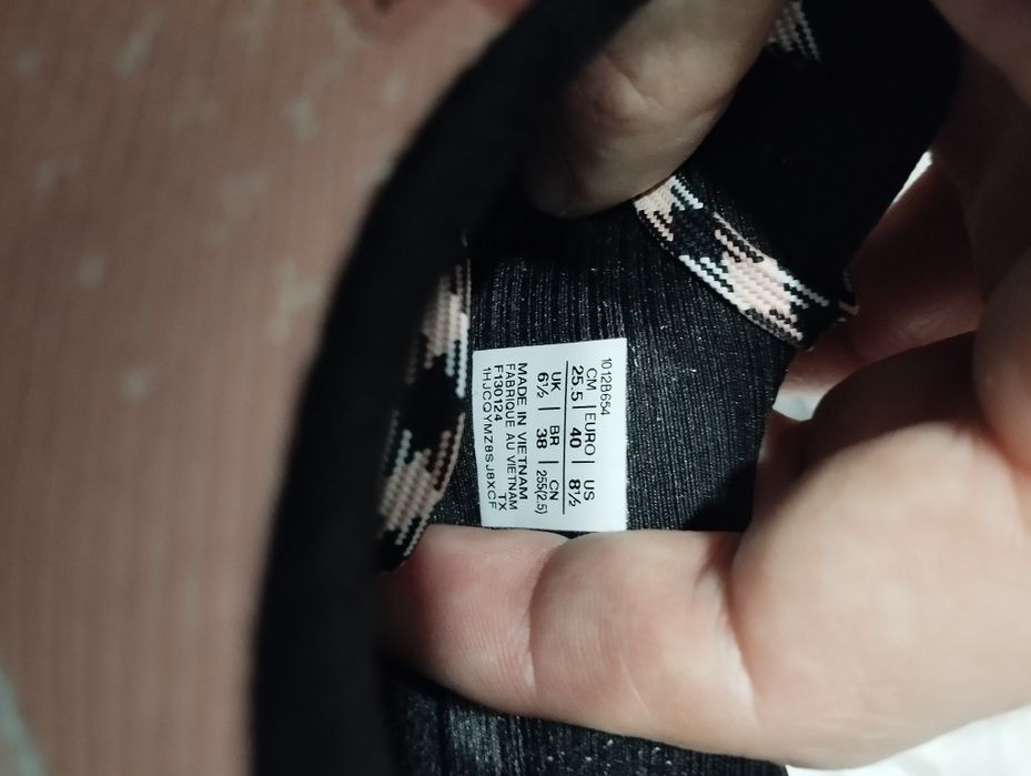 Кросівки Asics Novablast оригінал р.38