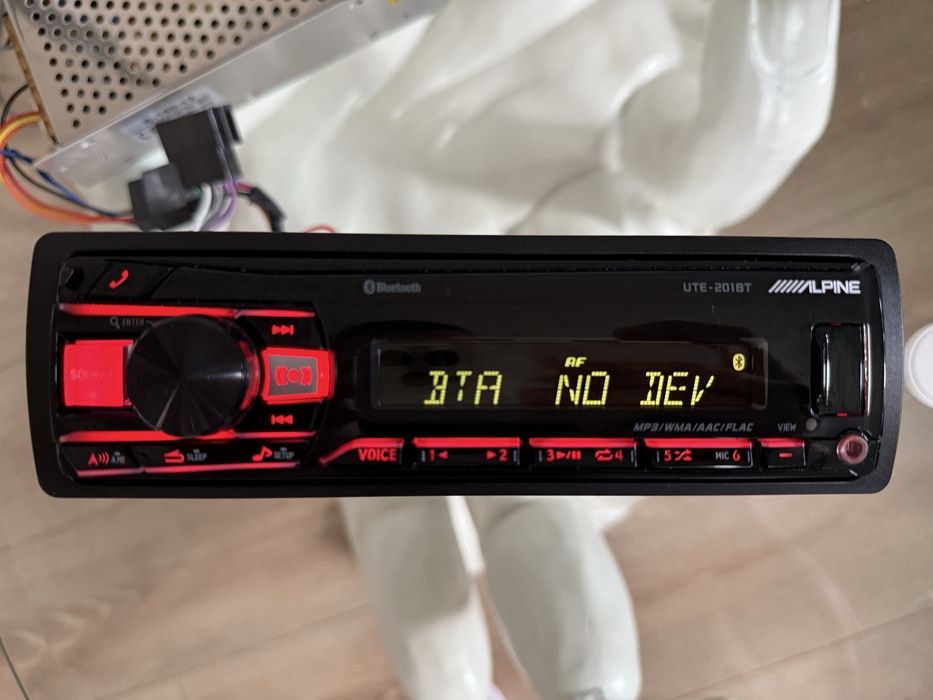 Radio alpine UTE-201BT bluetooth