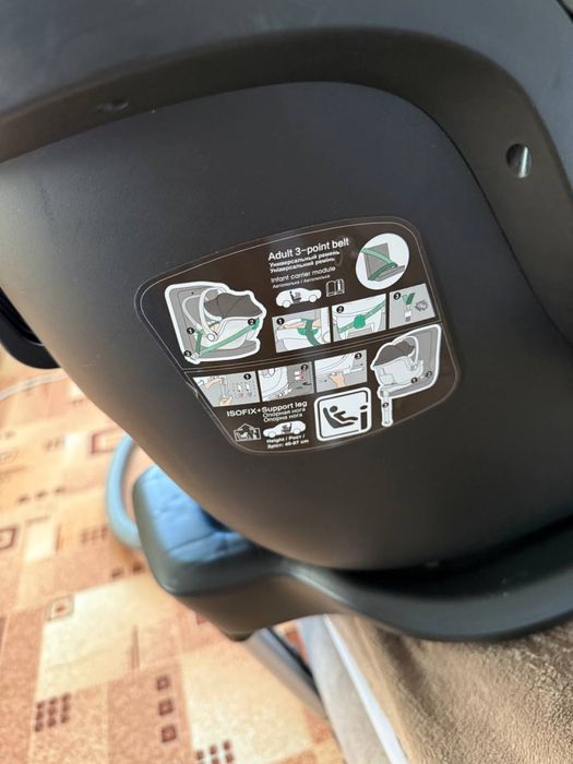 Дитяче автокрісло з базою carello ammonite