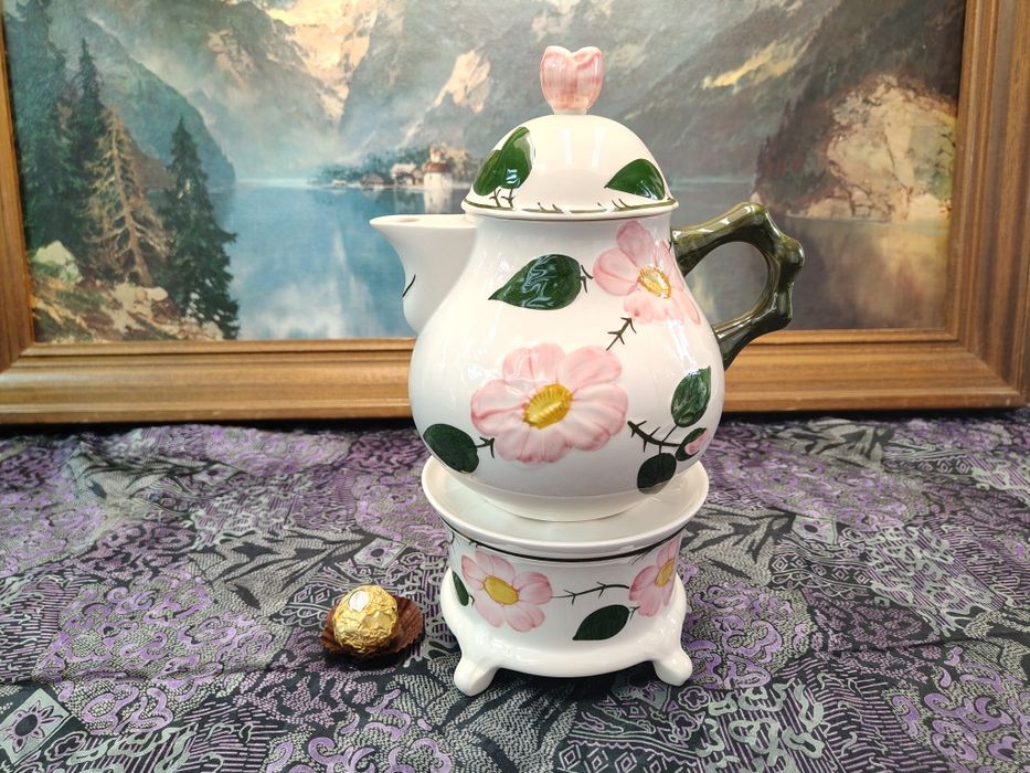 Dzbanek z podgrzewaczem Villeroy & Boch. Wild Rose.