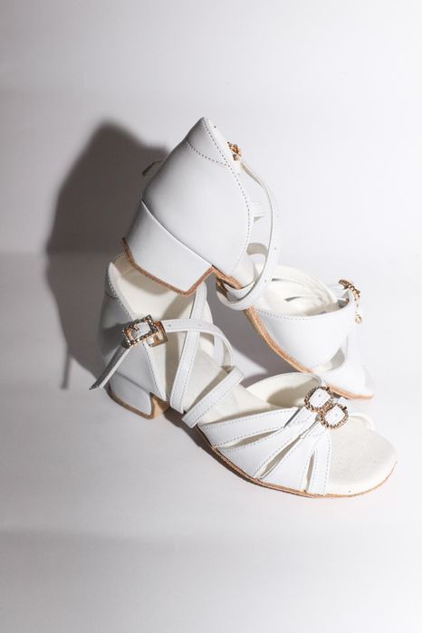 Туфлі для бальних танців