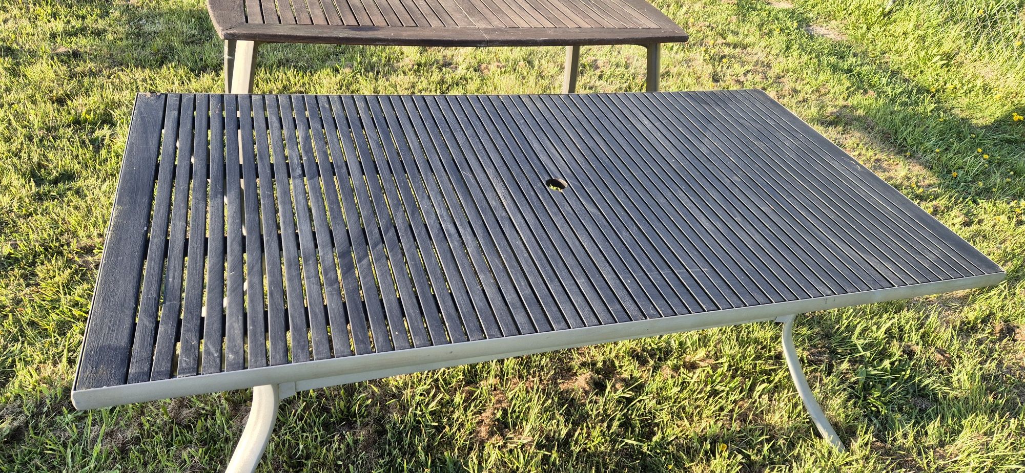 Stół ogrodowy tarasowy zewnętrzny drewniany blat aluminiowy stelaż