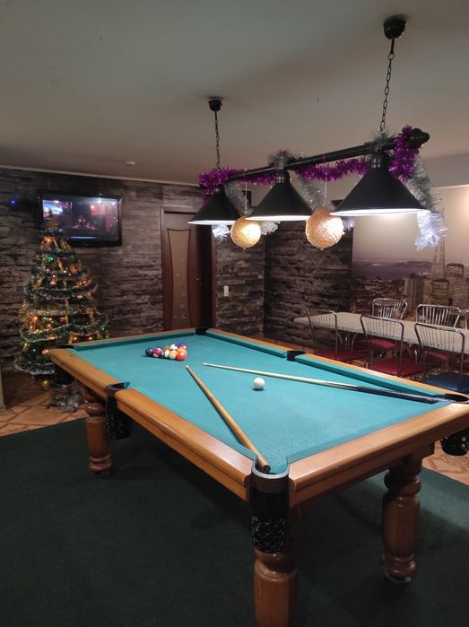 Подобово оренда з банею , банкет залом , мангальною зоною , порковкою