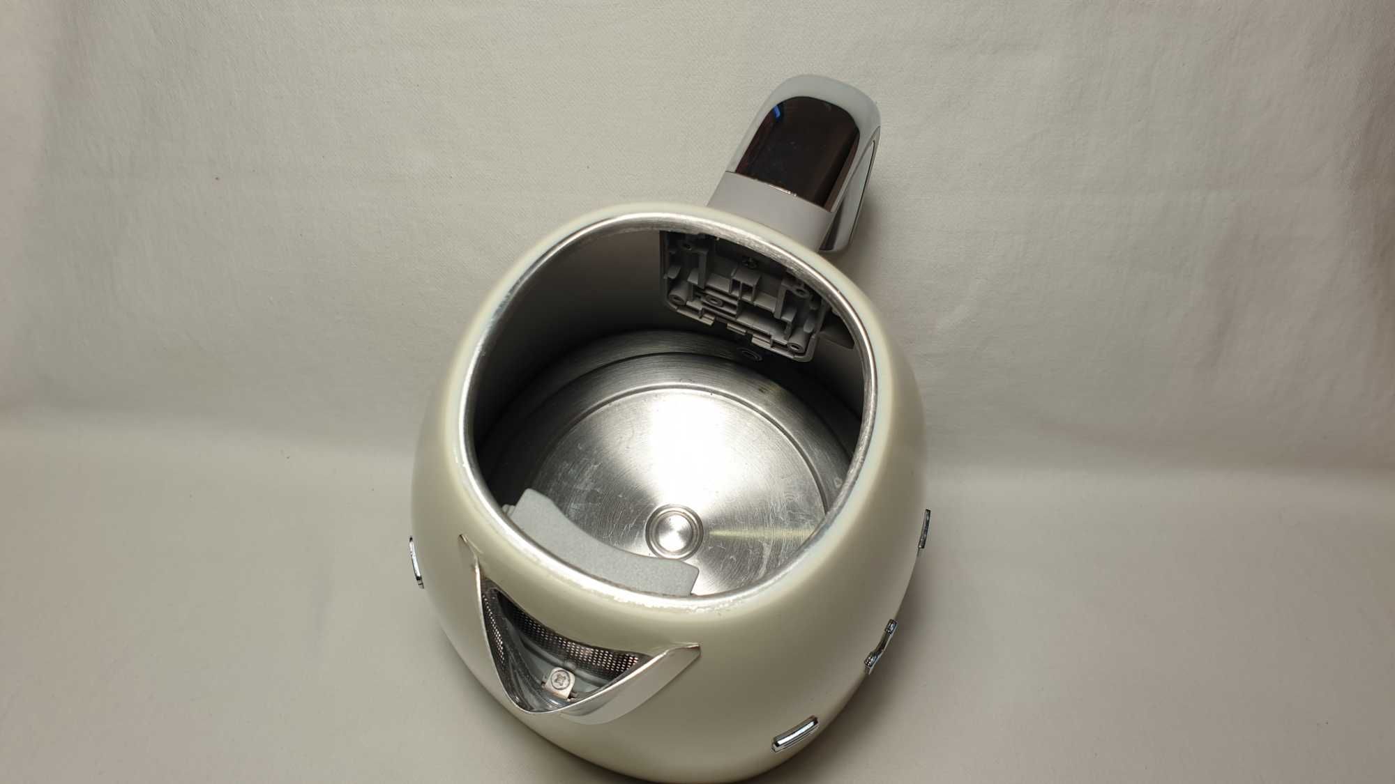 Czajnik elektryczny Smeg KLF04CREU 2400 W Biały Połysk