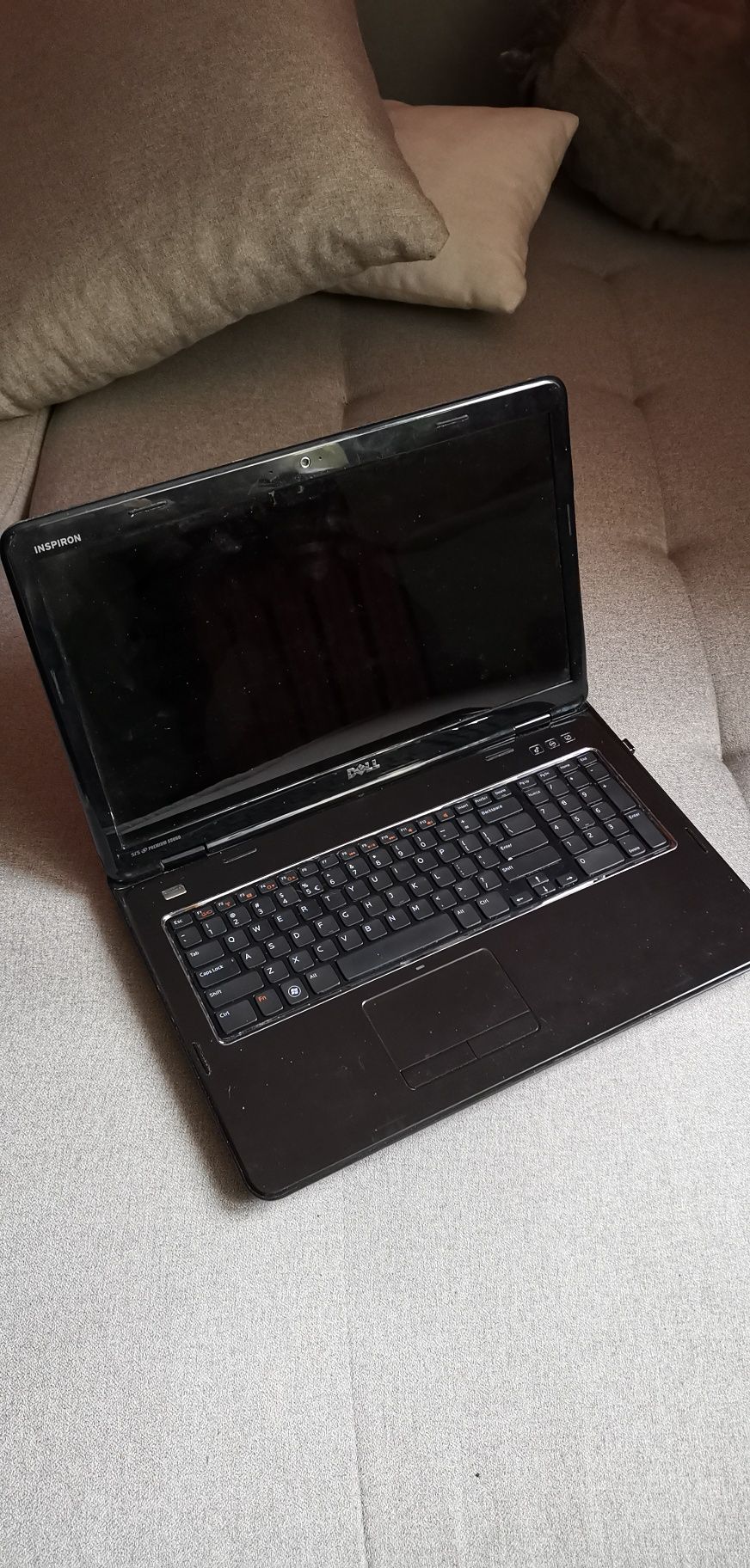 Dell Inspiron 7110 uszkodzona matryca