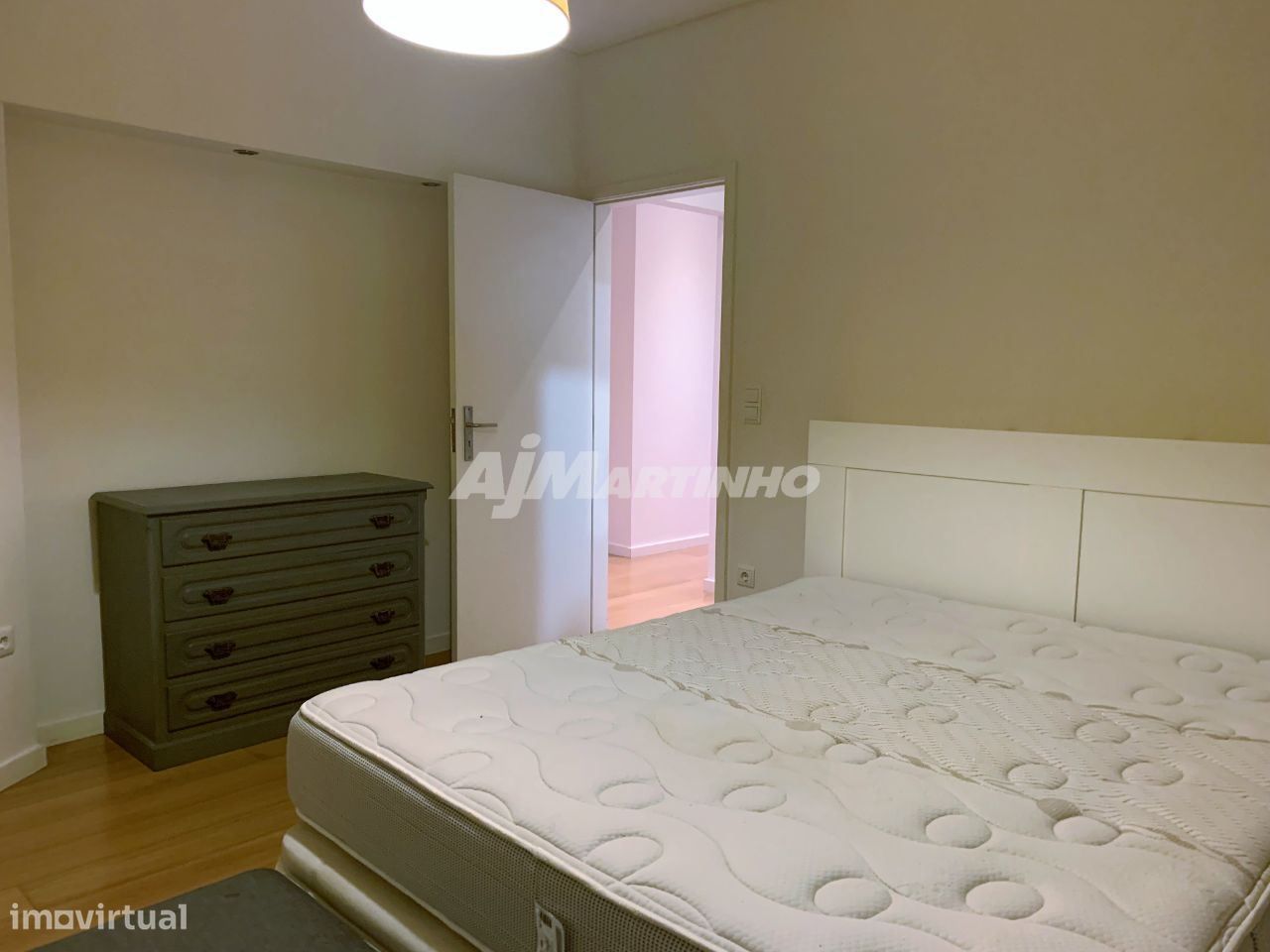 T2 - Mobilado, Terraço, Porto, á Constituição