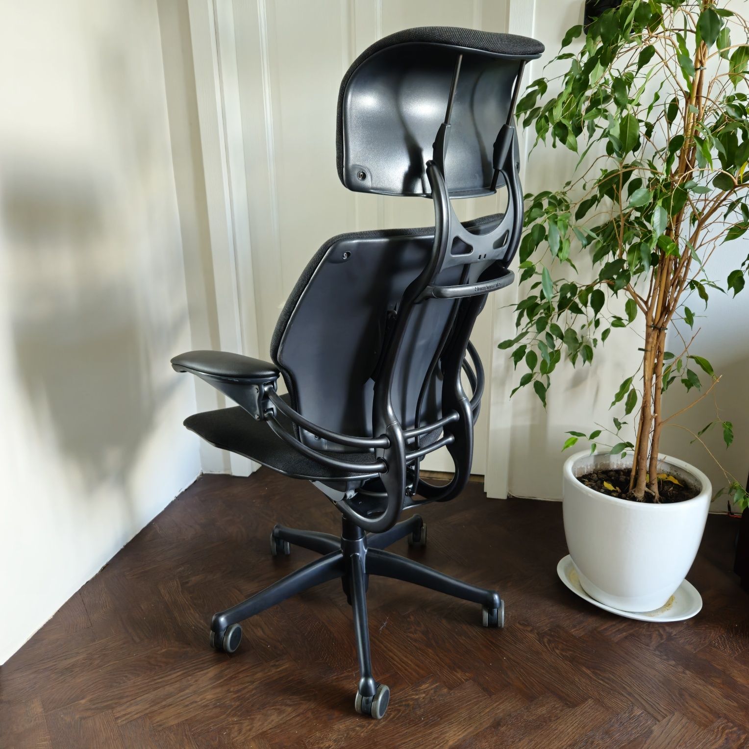 Humanscale freedom