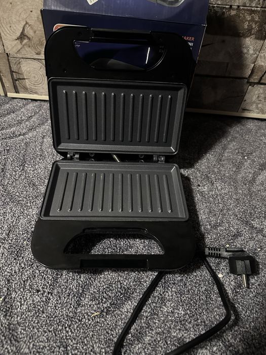 Бутербродниця нова