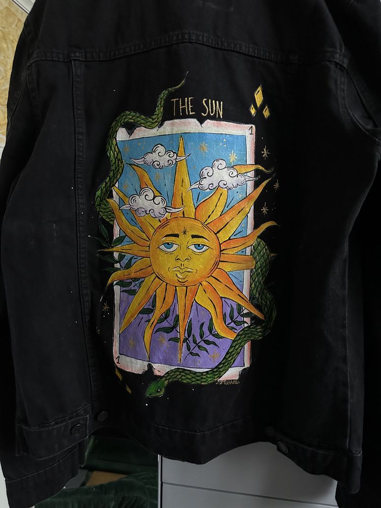 Czarna kurtka jeans malowana słońce m Pinterest wąż karta