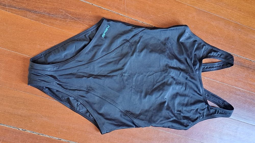 Fatos de banho pretos S e L