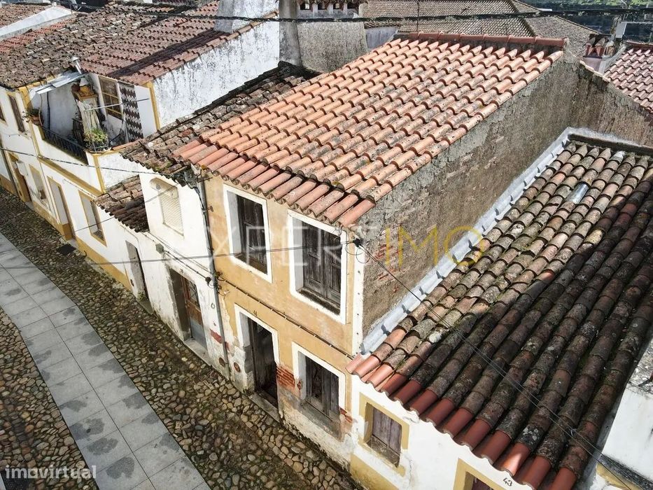 Moradia antiga para reconstruir com 76 m2 - Montalvão - Nisa